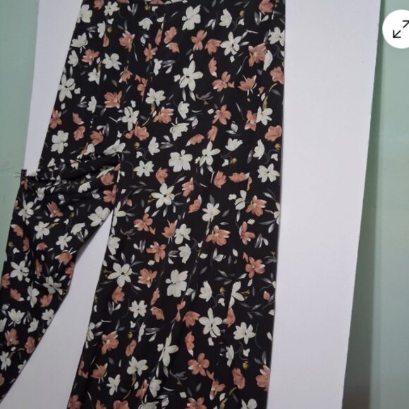 SheIn Curve Palazzo Pants 4XL Black Floral Wide Leg Flowy Plus Size E16 - Picture 1 of 8